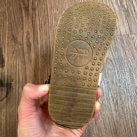 Freshly Picked Malibu Toddler Sandals Size 8 - Picture 2 of 2